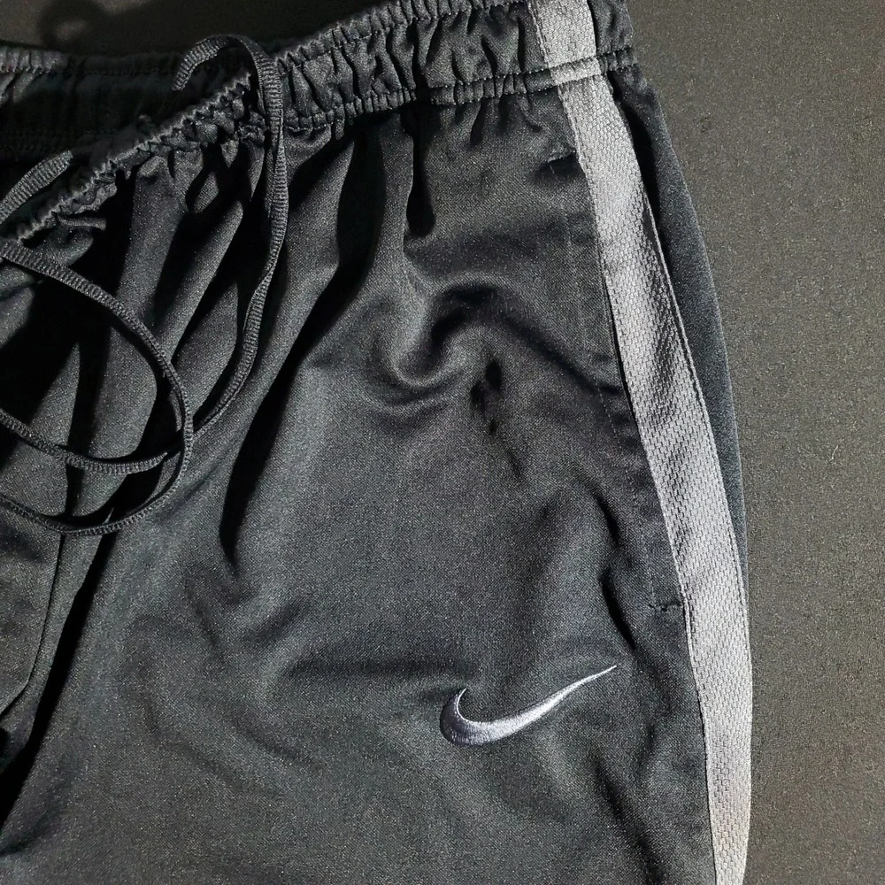 Nike Track Pants Mens XL Black Gray Athletic Joggers Made in Honduras Casual Fit